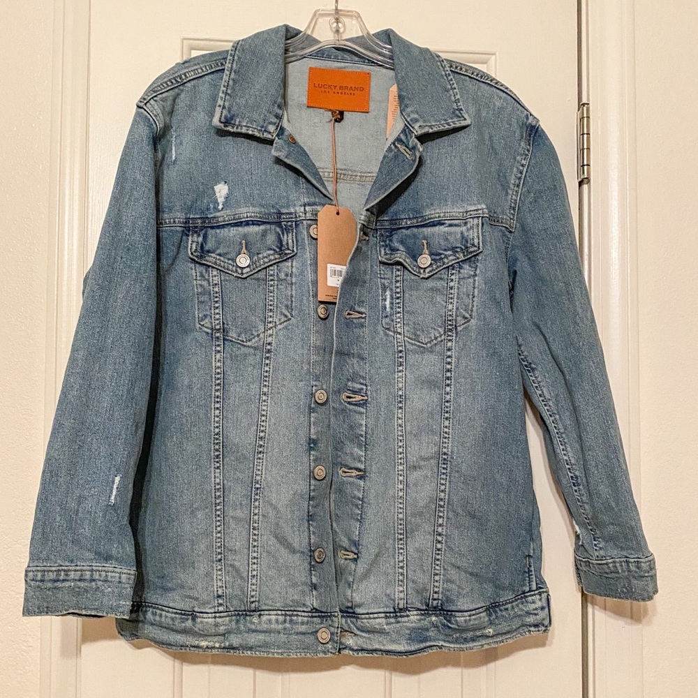 NWT Lucky Brand Distressed Denim Jacket Size Med!